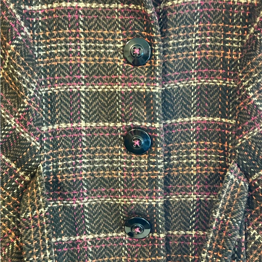 CABi sweater vest in brown/multi. Front button closure with tie. - Picture 3 of 6